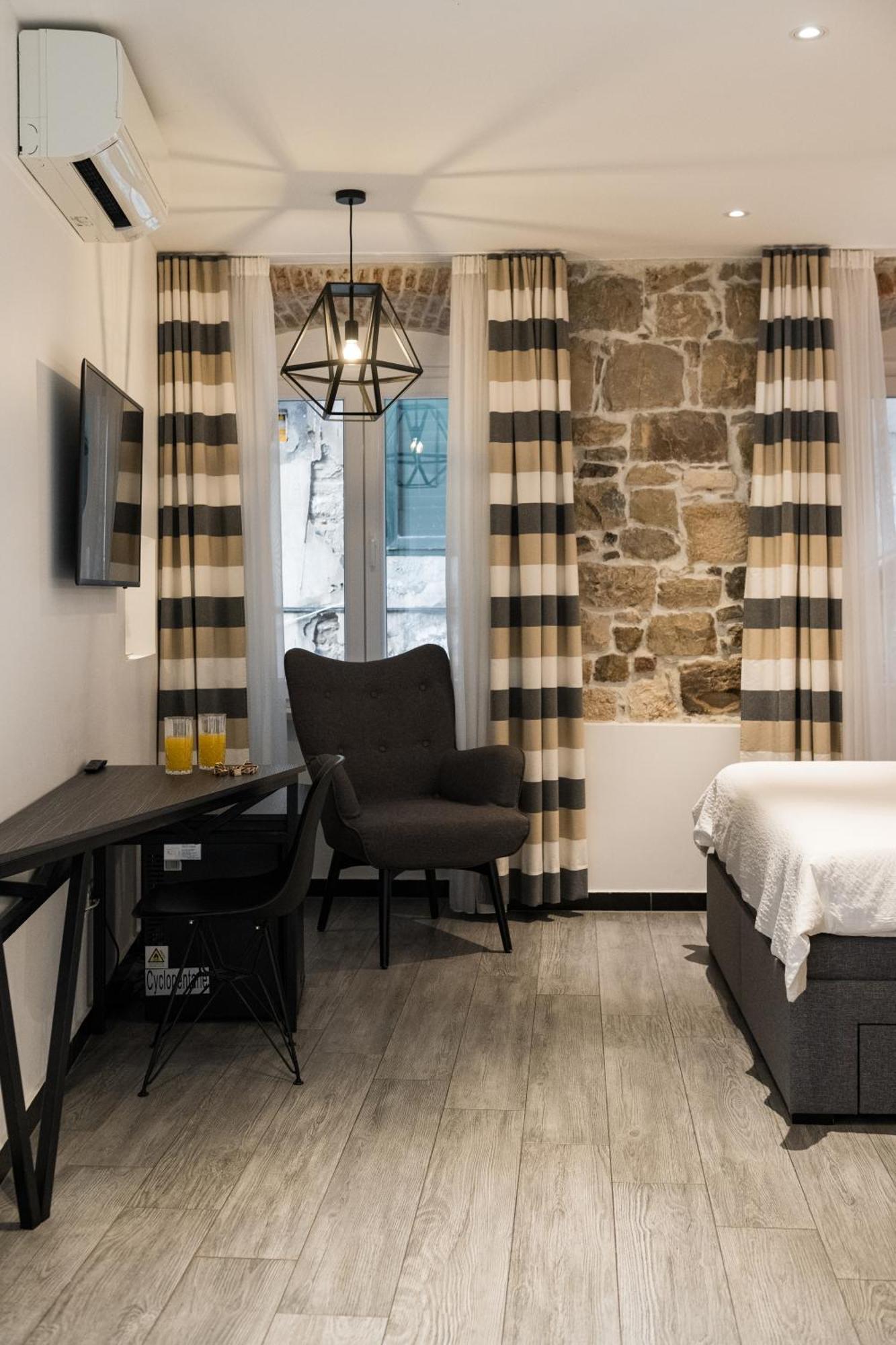 Apartment Centre
