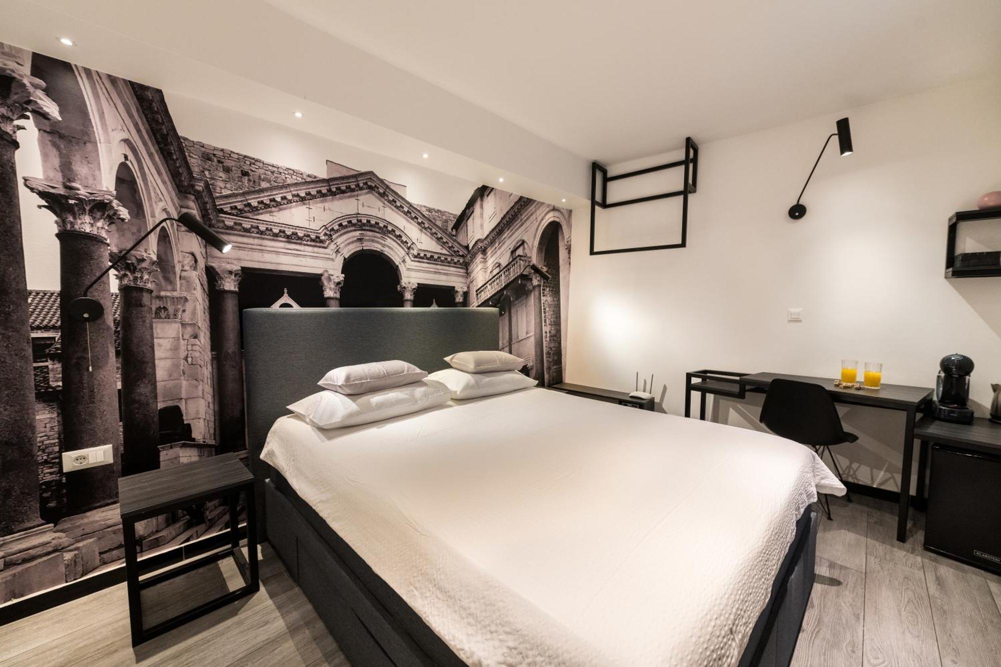 Apartment Centre *